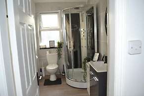 Modern Home Close to City Centre