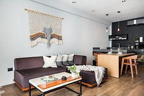 Leaf Boutique Condos