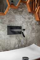 Leaf Boutique Condos