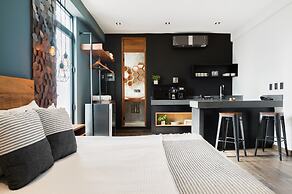 Leaf Boutique Condos