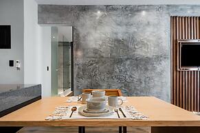 Leaf Boutique Condos