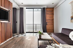 Leaf Boutique Condos