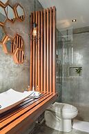 Leaf Boutique Condos