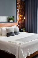 Leaf Boutique Condos