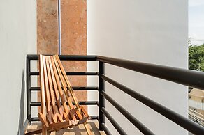 Leaf Boutique Condos