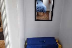 3 Bedrooms - Sleep 7 - Garden - Private Parking