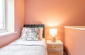 Charming Whitehurst Drive Nest in Manchester