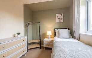 Charming Whitehurst Drive Nest in Manchester