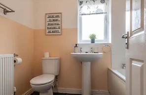 Charming Whitehurst Drive Nest in Manchester