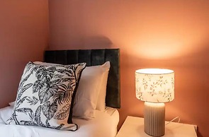 Charming Whitehurst Drive Nest in Manchester