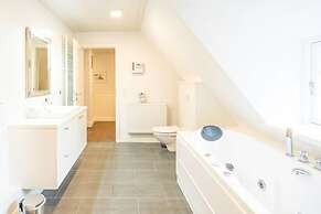 Wellnessferienhaus in Dagebull auf Einer Warft