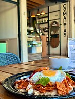 COMALITAS HOTEL Y CAFE