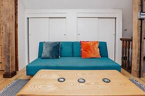 Redwood Retreat in Taplow