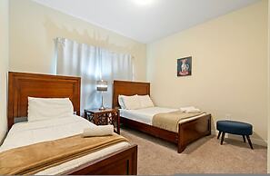 Amazing 5bdr House w Pool -4857