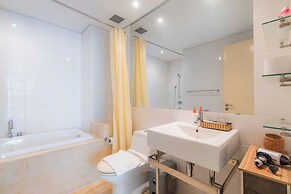 Bluesky Avalon Saigon Center Luxury