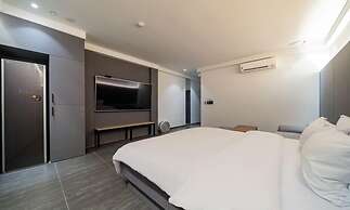 HOTEL THE ART UIWANG