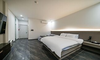 HOTEL THE ART UIWANG