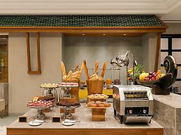 Cloud9 Sarovar Premiere