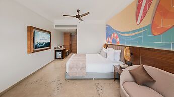 Cloud9 Sarovar Premiere