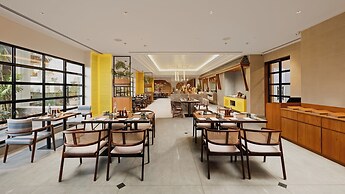 Cloud9 Sarovar Premiere