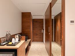 Cloud9 Sarovar Premiere