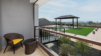 Cloud9 Sarovar Premiere