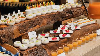 Cloud9 Sarovar Premiere