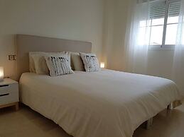 Top Floor Apt Close To Duquesa