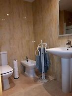 Top Floor Apt Close To Duquesa