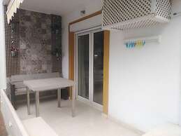 2 Bed Gf Apt Near Puerto Banus