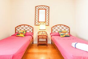Just 10 Minutes From Sitges, House With Private Garden and Pool-