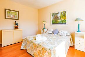Just 10 Minutes From Sitges, House With Private Garden and Pool-