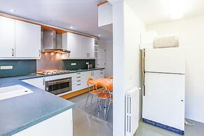 Just 10 Minutes From Sitges, House With Private Garden and Pool-