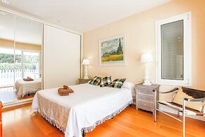 Just 10 Minutes From Sitges, House With Private Garden and Pool-