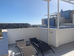 Beautiful 2 Bedroom Penthouse