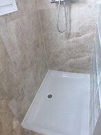 Beautiful 2 Bedroom Penthouse