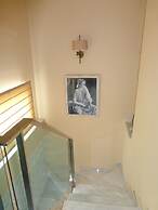 Beautiful 2 Bedroom Penthouse