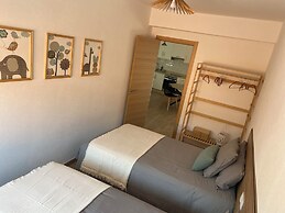 Relax in Comfort at Charming 3-bedroom Vacation Home in Vilar España C