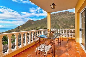 Beautiful Arianny House With Pool