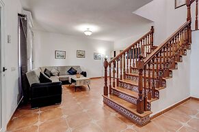 Beautiful Arianny House With Pool