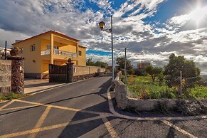 Beautiful Arianny House With Pool