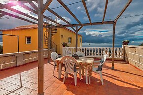 Beautiful Arianny House With Pool