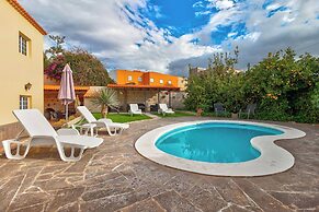 Beautiful Arianny House With Pool