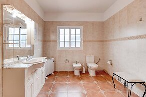 Beautiful Arianny House With Pool