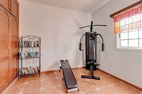 Beautiful Arianny House With Pool