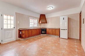 Beautiful Arianny House With Pool