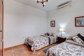 Beautiful Arianny House With Pool