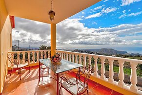 Beautiful Arianny House With Pool