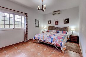 Beautiful Arianny House With Pool