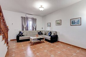 Beautiful Arianny House With Pool